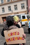 Dateiname=24_toll_-_neue_umarmen_mit_uns___.jpg
Dateigröße=103KB
Abmessungen: 236x355
hinzugefügt am: 27. April 2009 24_toll_-_neue_umarmen_mit_uns___.jpg
